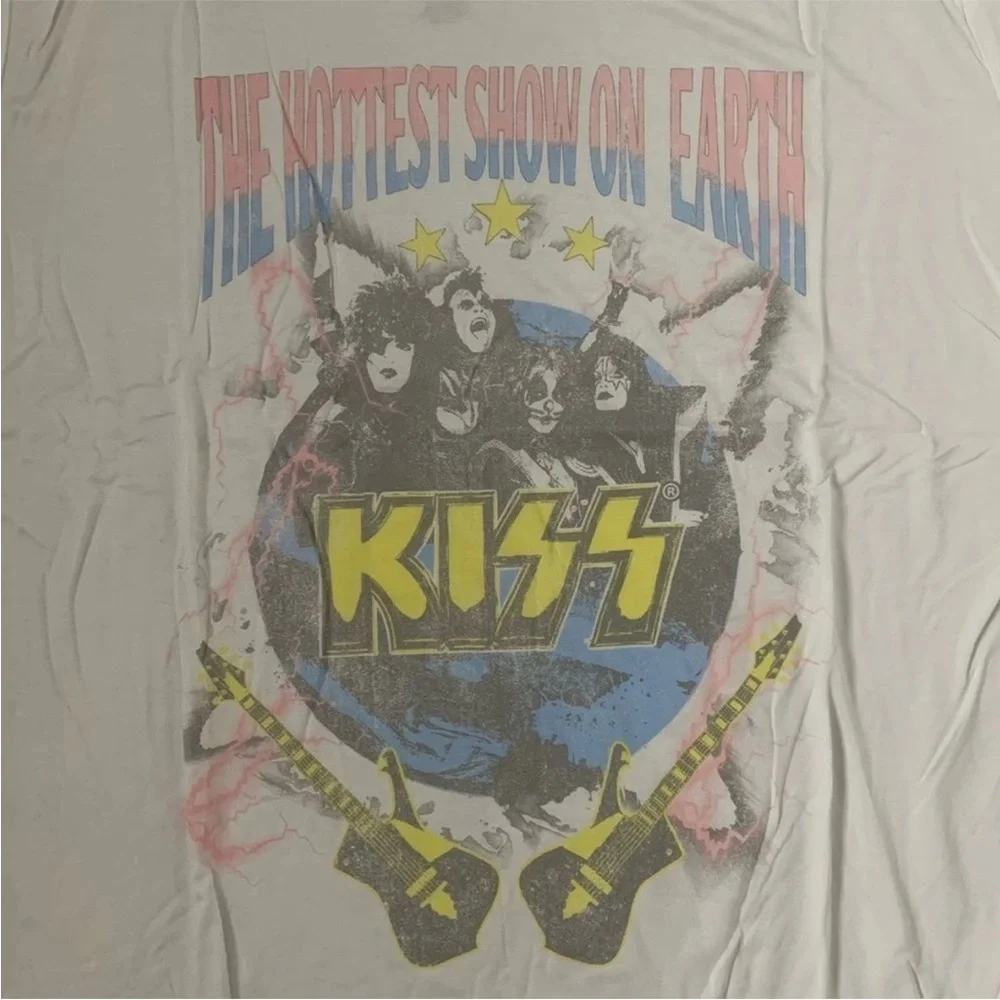 Recycle Karma KISS Graphic Cold Shoulder Tee